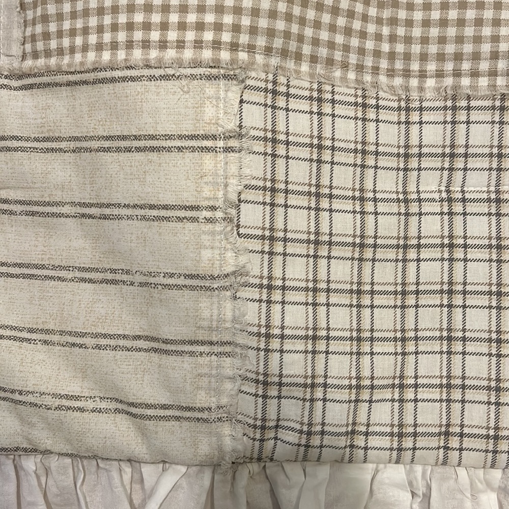 Pillowcases/Shams Set of two 19X25 (27X34 including ruffles) - Picture 4 of 10